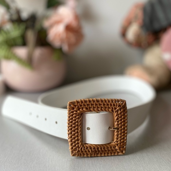WHITE LEATHER WIDE WOVEN WICKER SQUARE BUCKLE BELT - Picture 4 of 15